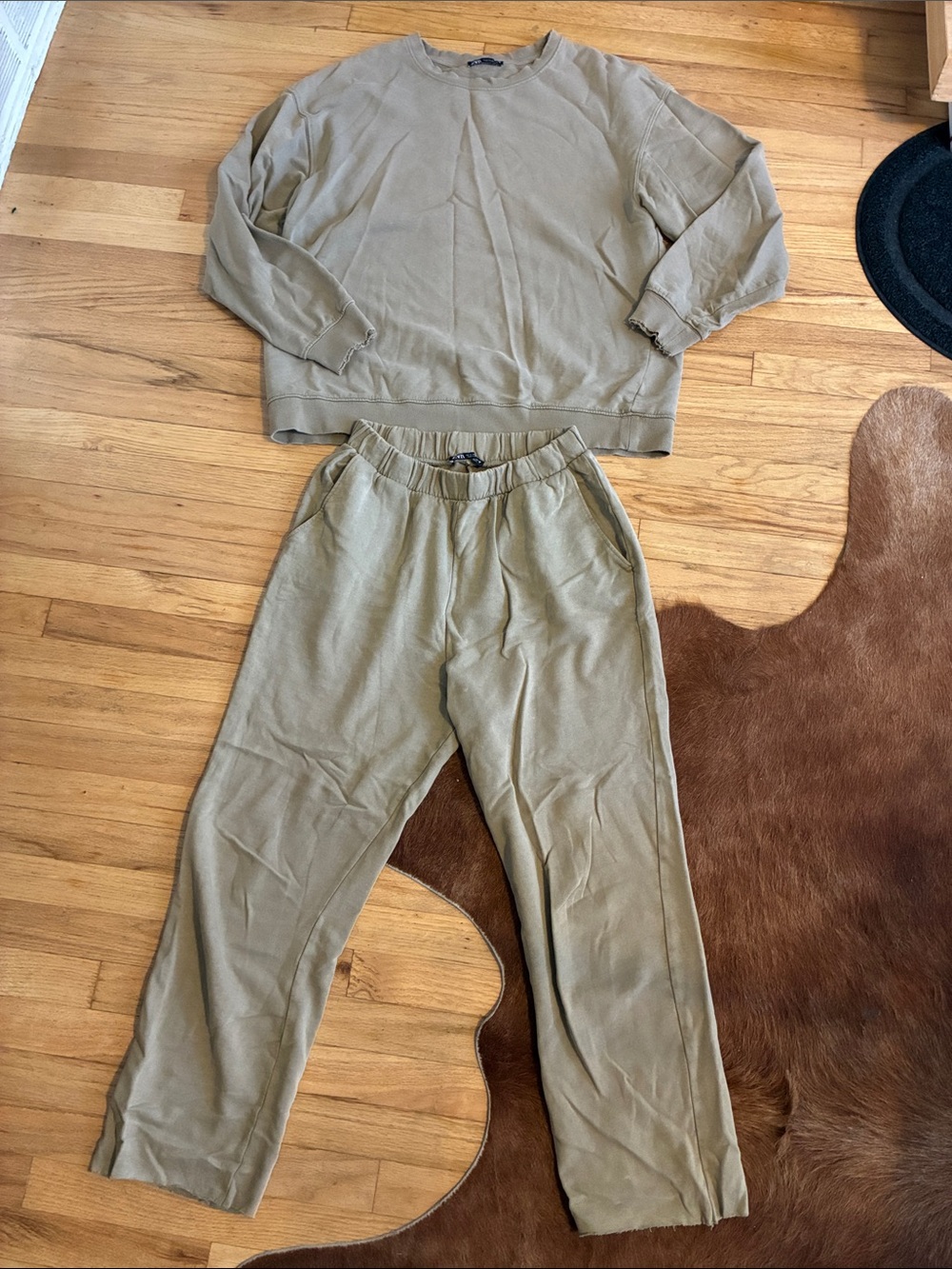 Zara olive green cotton Lounge Sweatpants & Crewneck Set size small